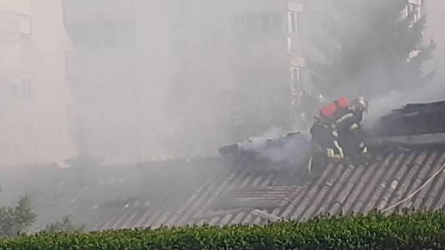 Vatrogasci brzo ugasili požar kuće u  strogom centru Zagreba