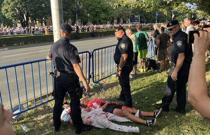 VIDEO Incident na Krugama za vrijeme mimohoda: Nekoliko ljudi pokušalo preskočiti ogradu