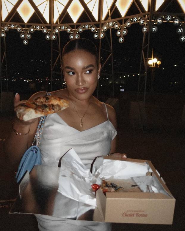 Zvijezda Galatasaraya kaže da mu izgled nije bitan. Pogledajte kako izgleda njegova djevojka