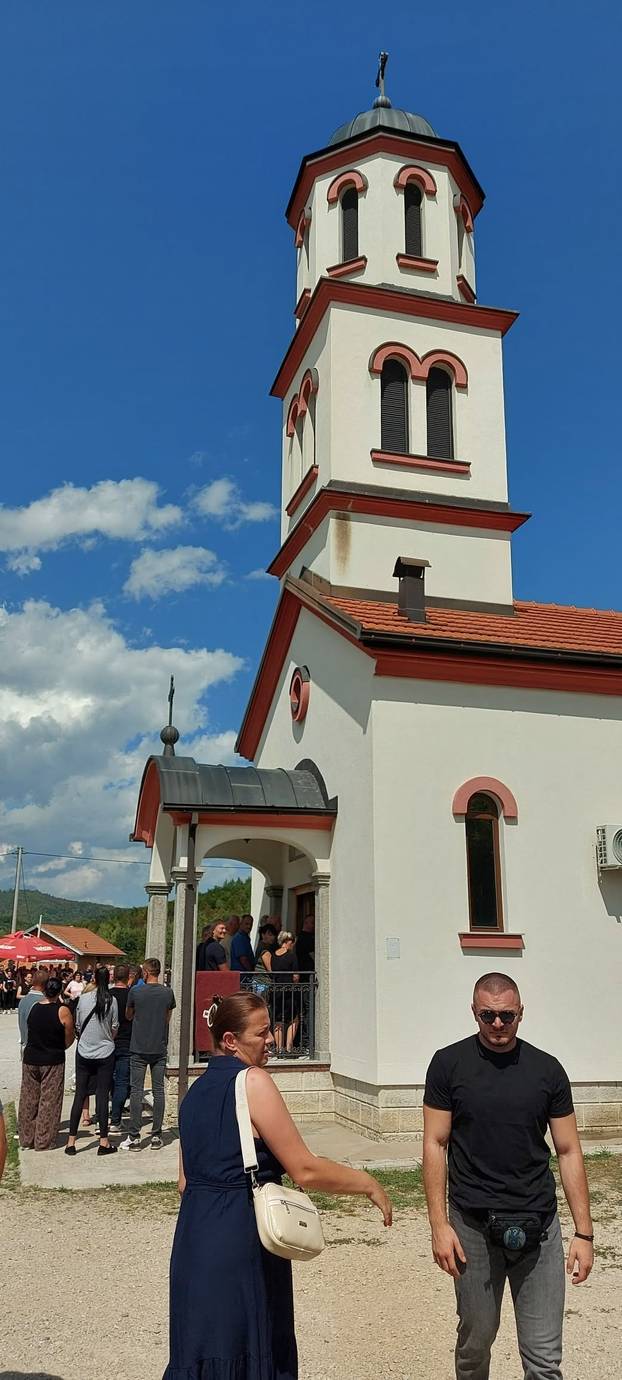 FOTO TUGA U KOTOR VAROŠU Pokopali Draganu (34) koja je poginula u buktinji kod Omiša