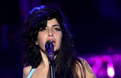 Amy Winehouse ograničili posjete Blakeu zbog droge