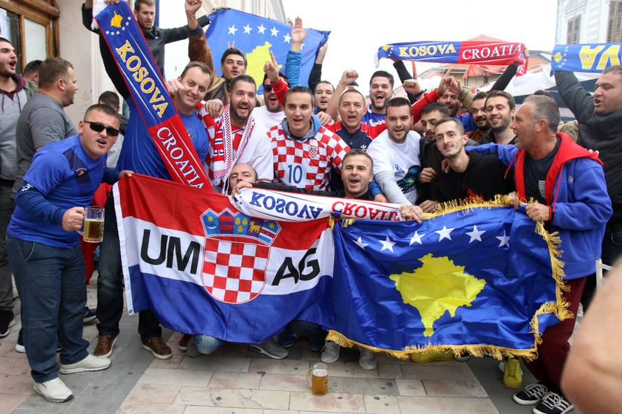 VIDEO Idila: Hrvati i Kosovari zagrljeni pjevaju na ulicama