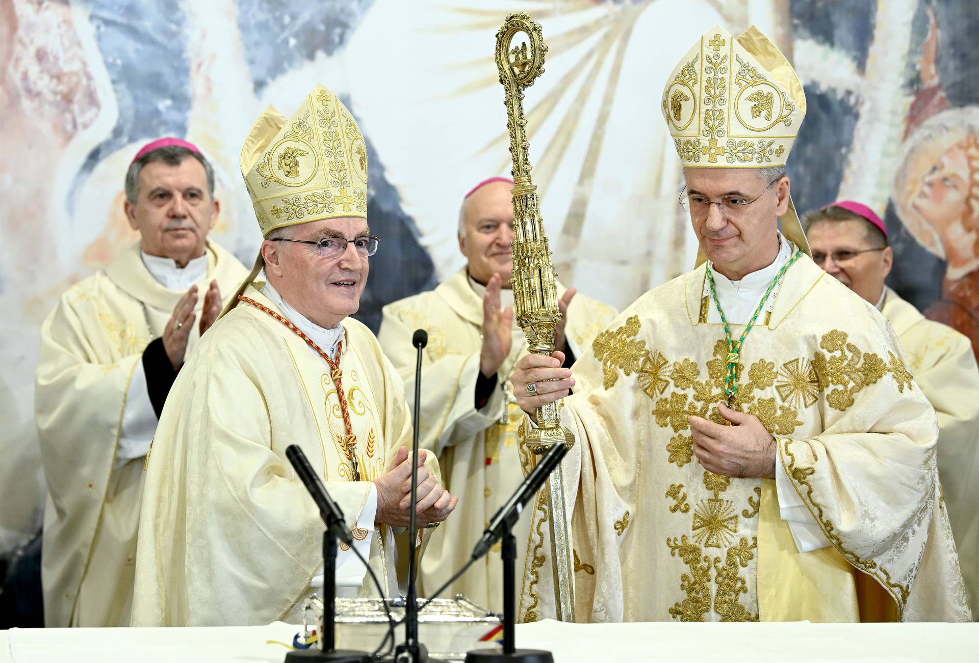 Monsinjor Dražen Kutleša preuzeo službu novog zagrebačkog nadbiskupa 