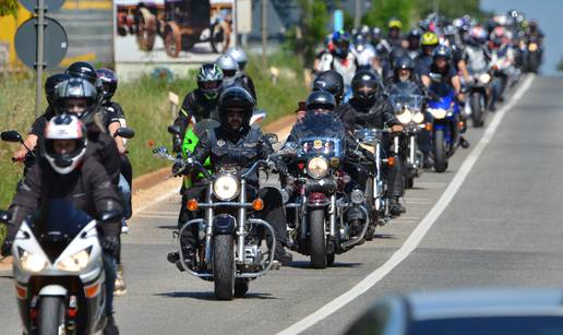 Bikeri okupirali Poreč: Uživali su u utrkama i ludim vožnjama