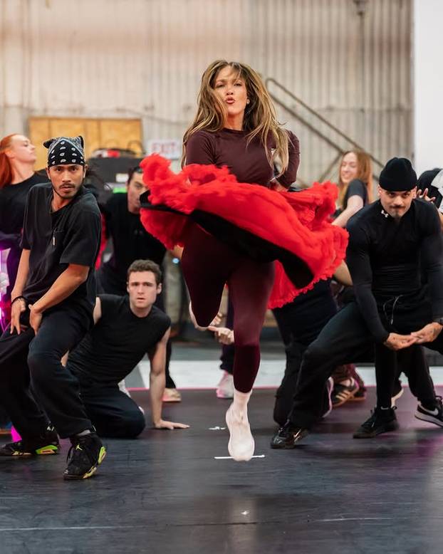 FOTO  Disciplina, snaga i ples - tajna top izgleda Jennifer Lopez