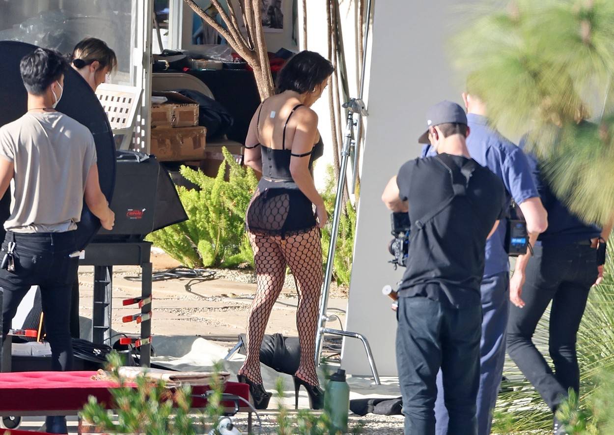 *PREMIUM-EXCLUSIVE* Kourtney Kardashian sets pulses racing in a five hour long risqué lingerie photoshoot in the Hollywood Hills, CA **WEB EMBARGO UNTIL 12:30 pm ET on January 28, 2022**