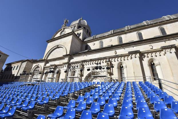 Šibenik: Na Trgu Republike postavljena ljetna pozornica