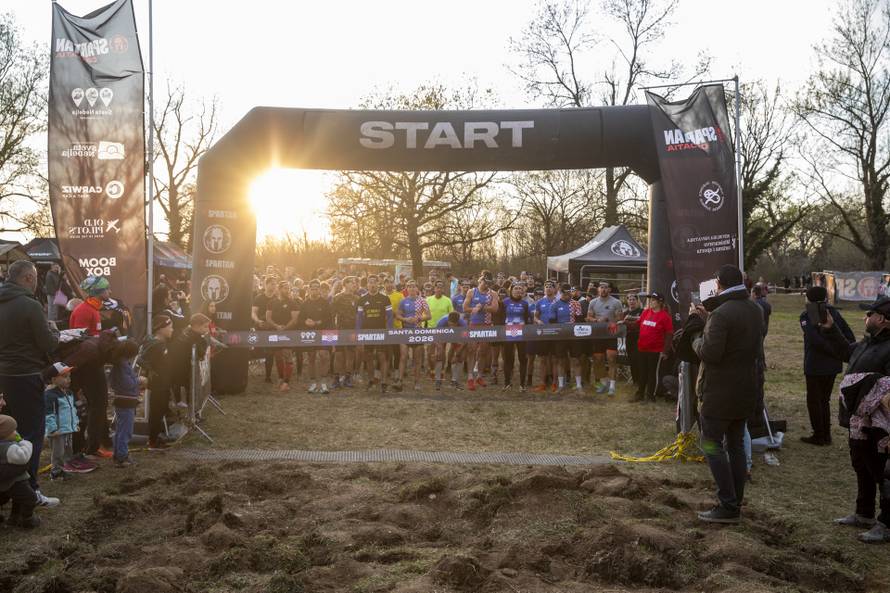 Ne smetaju im blato i kiša! U Sv. Nedelji održane Spartan utrke