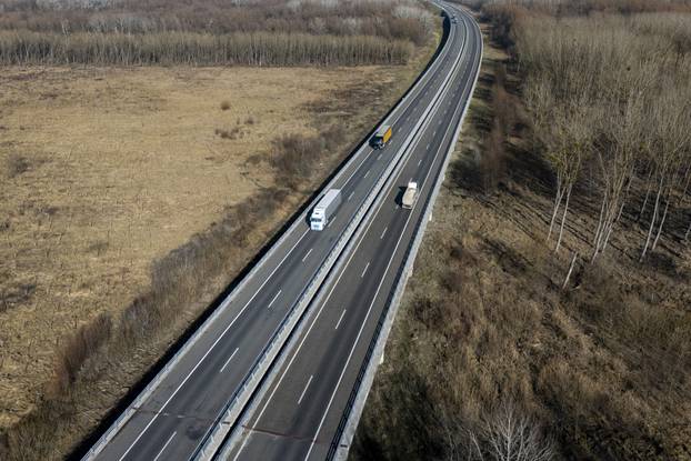 Punom parom se gradi posljednja dionica Koridora 5c, uskoro će put od Osijeka do Budimpešte trajati dva sata