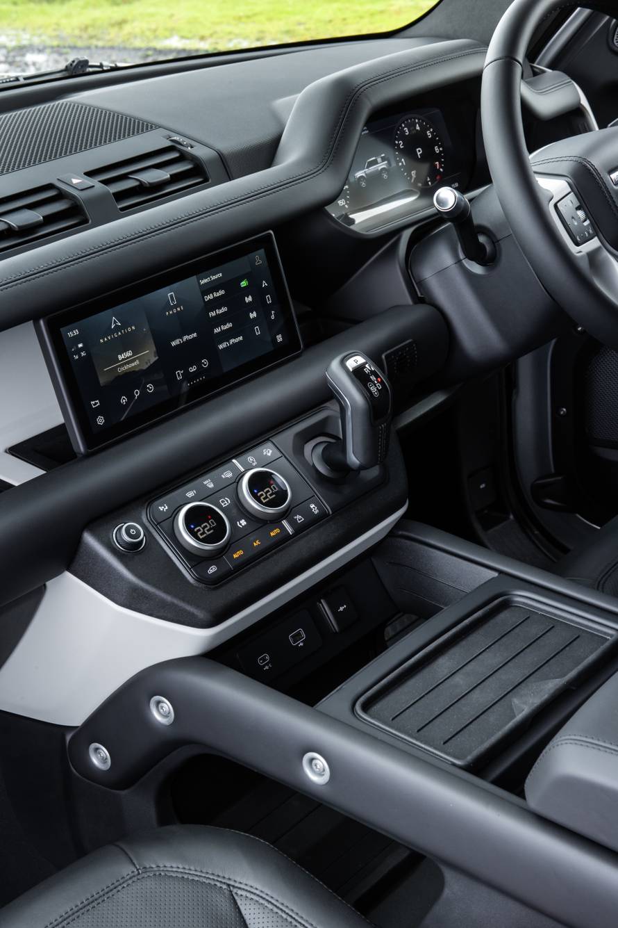 Ima čak 404 KS: I nezaustavljivi Land Rover odsad vozi na struju