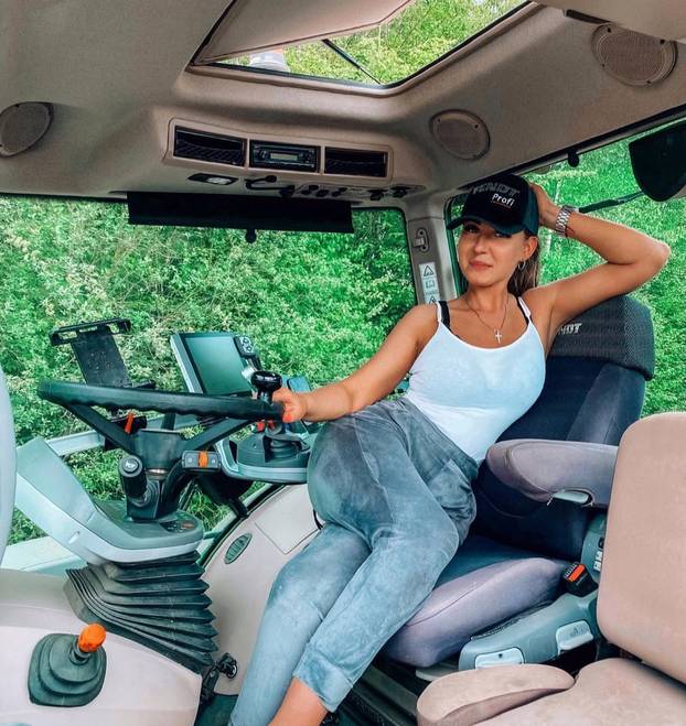 FOTO Vruća farmerica: Vozim traktor i radim teške poslove, ali uvijek u top kombinacijama