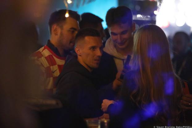 Zagreb: Reprezentativci nakon dočeka na Trgu proslavili u kavani Johann Franck 