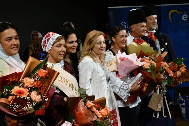 FOTO Žena, majka, kraljica! Ovo je naša najuzornija seoska žena