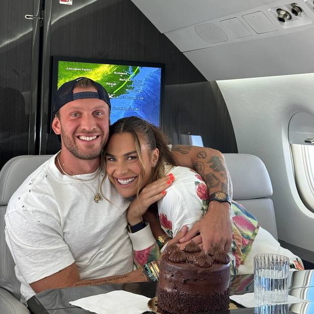 FOTO Vruće ljeto najbolje na svijetu: Skinula se za pratitelje, napunila baterije i pomela sve