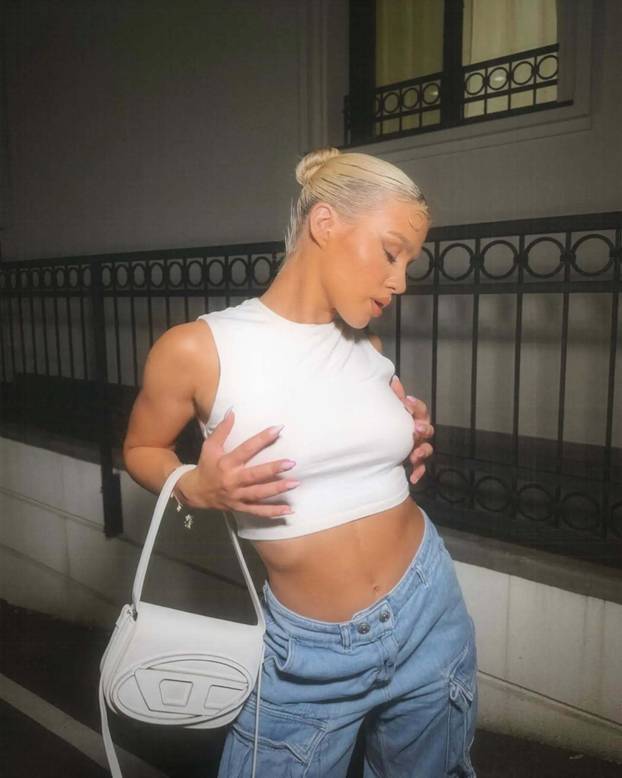 FOTO Atraktivna pjevačica preko noći nestala sa scene. Srpski nogometaš dao joj je ultimatum