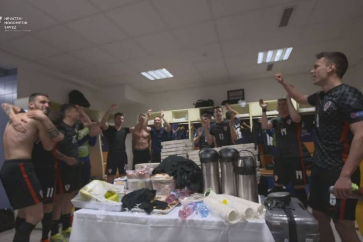VIDEO Mini 'vatreni' prošli u četvrtfinale pa žestoko slavili