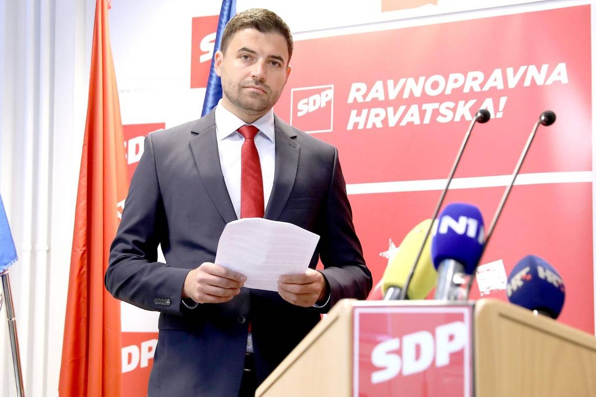 HDZ na 'fejsu' kritizirao šefa SDP-a: Loš, zao, Bernardić!
