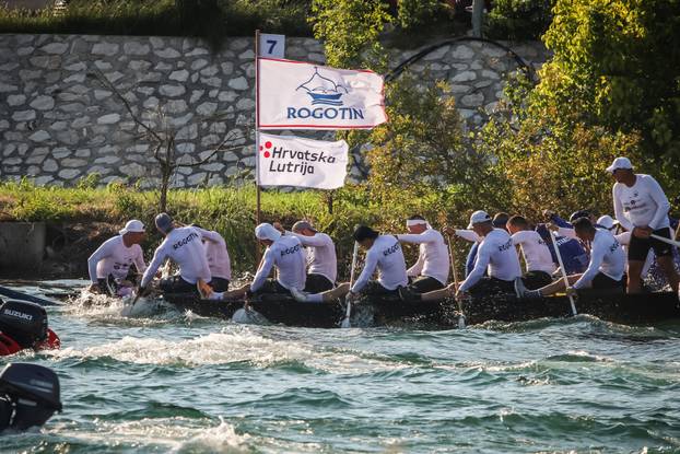 Maratonci u lađama kroz Opuzen