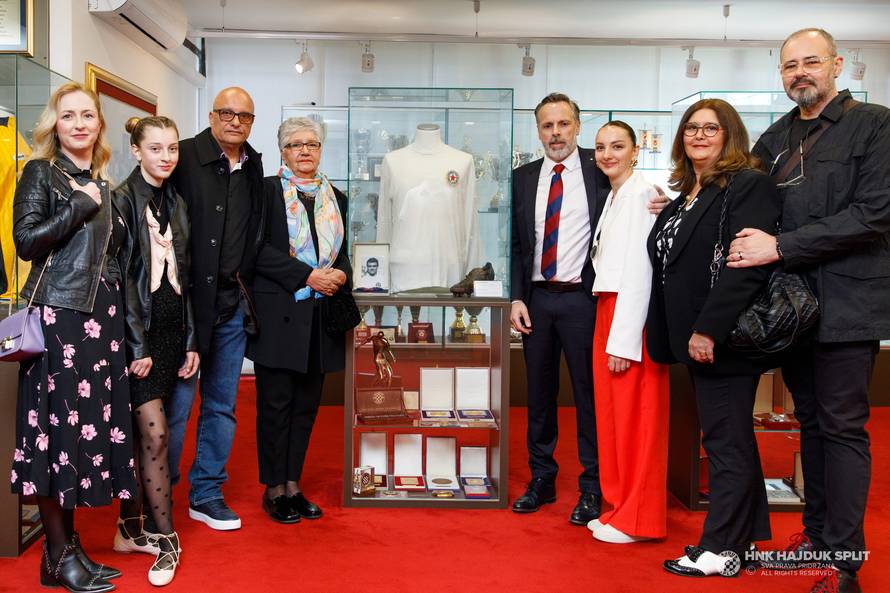 Čovjek koji je osvojio posljednje dvije titule Hajduka dobio svoju vitrinu: 'Sad nas gleda odozgo'