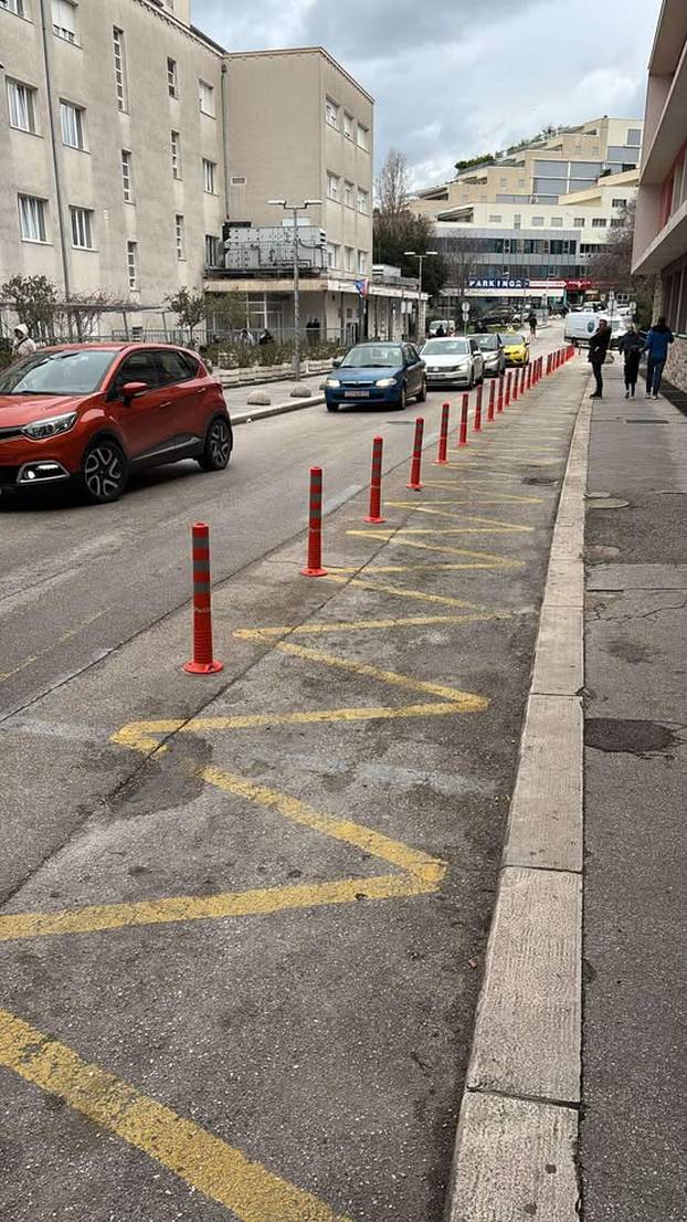 FOTO Tko to tamo pjeva, ups... parkira. Ovako to Hrvati rade, neki uzmu mjesto i invalidima...