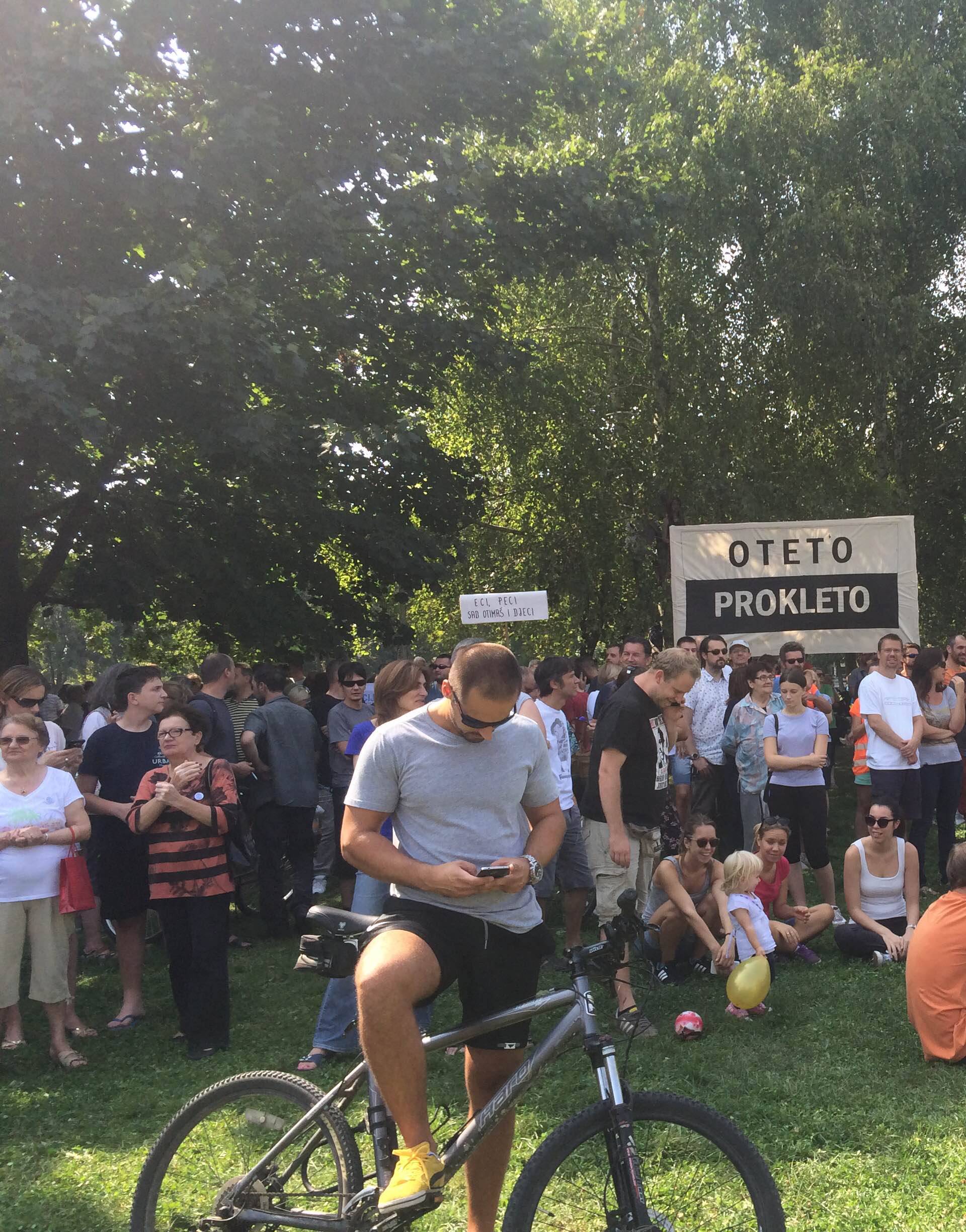 Prosvjed na Savici: Grad dao Crkvi park, oglušio se na žalbe