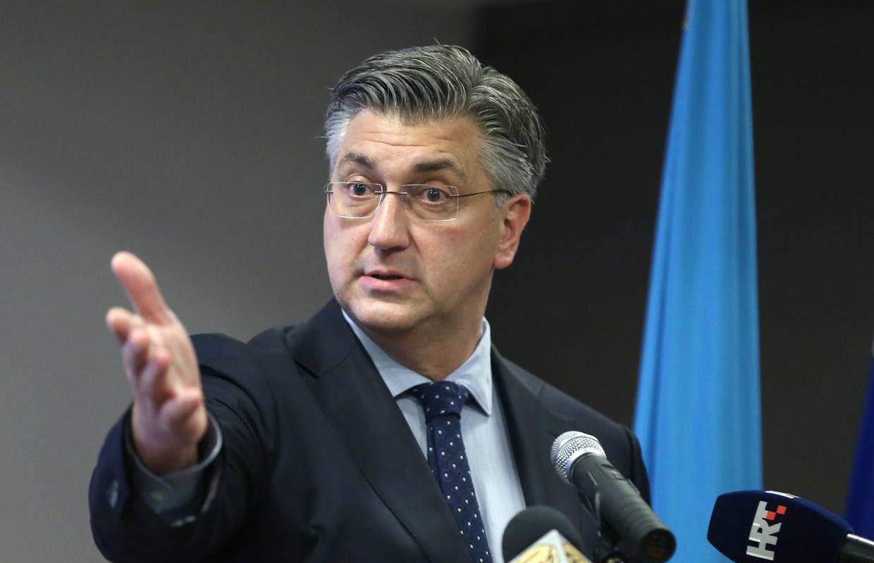 Bila je ovo godina cijepljenja i godina obnove. I godina teškog podbačaja Plenkovićeve Vlade
