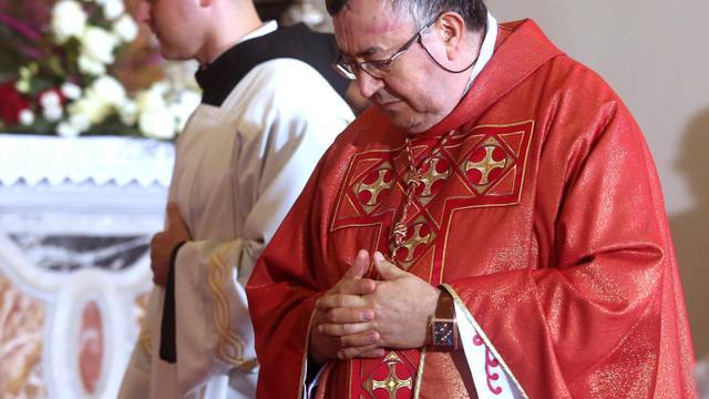 Å ibenik: Procesijom i misom u crkvi Sv. Frane proslavljen blagdan sv. Nikole TaveliÄa