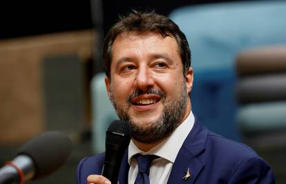Salviniju će se suditi za otmicu, ostavio je migrante na moru