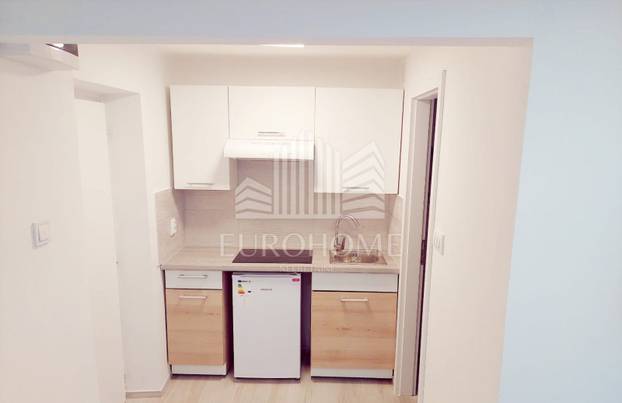 FOTO Nevjerojatno! Iz kreveta palite veš mašinu. Ovaj stan u Zagrebu prodaju za 73.000 eura