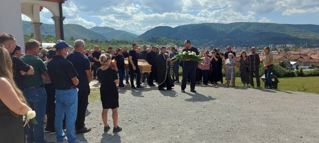 FOTO TUGA U KOTOR VAROŠU Pokopali Draganu (34) koja je poginula u buktinji kod Omiša