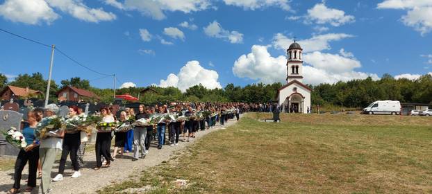 FOTO TUGA U KOTOR VAROŠU Pokopali Draganu (34) koja je poginula u buktinji kod Omiša