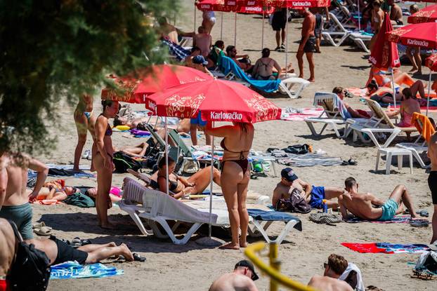 Split: Brojni turisti i građani dan proveli na Bačvicama