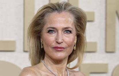 Gillian Anderson o neobičnoj haljini sa Zlatnih globusa: 'Baš sam htjela taj element na njoj'