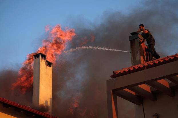 Wildfire in Kryoneri near Athens