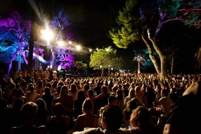 Split: 11. San Sustipanske noći koncertom otvorio Petar Grašo