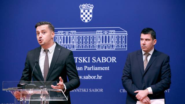 Zagreb: Kujundžić i Grmoja o autoškolama