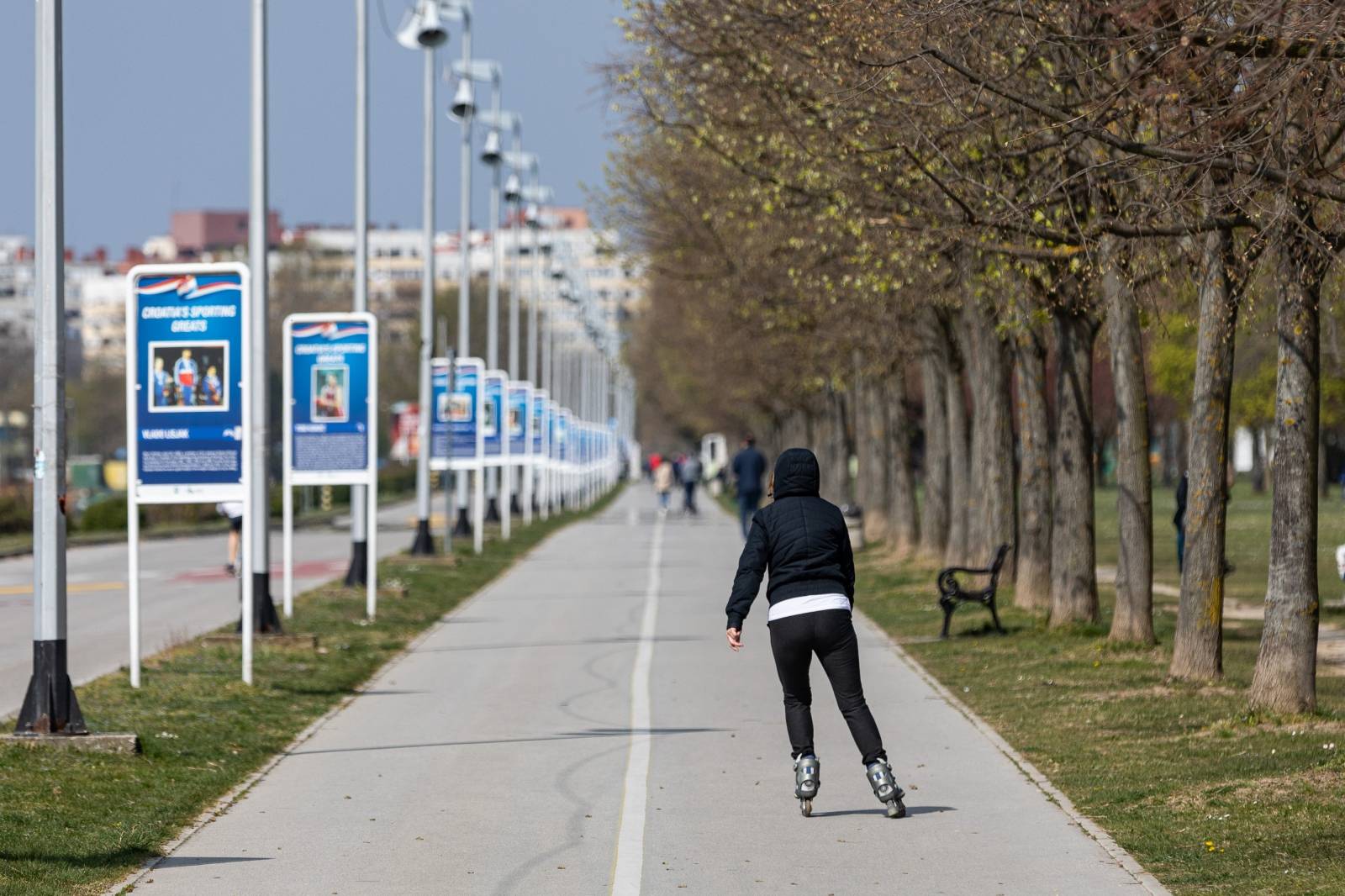 Zagreb: Mali broj rekreativaca i šetača na Jarunu