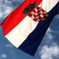 Mladić iz Velike Britanije došao u posjet rodbini u Vukovaru pa tamo zapalio hrvatsku zastavu