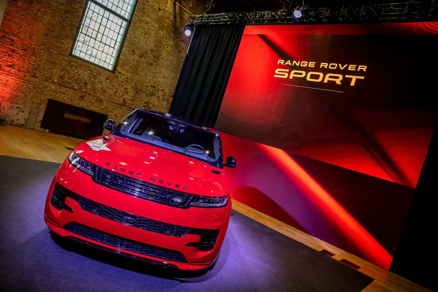 Sitgao novi Range Rover Sport : U gradu je šminker, a na terenu može i kroz 90 cm duboku vodu