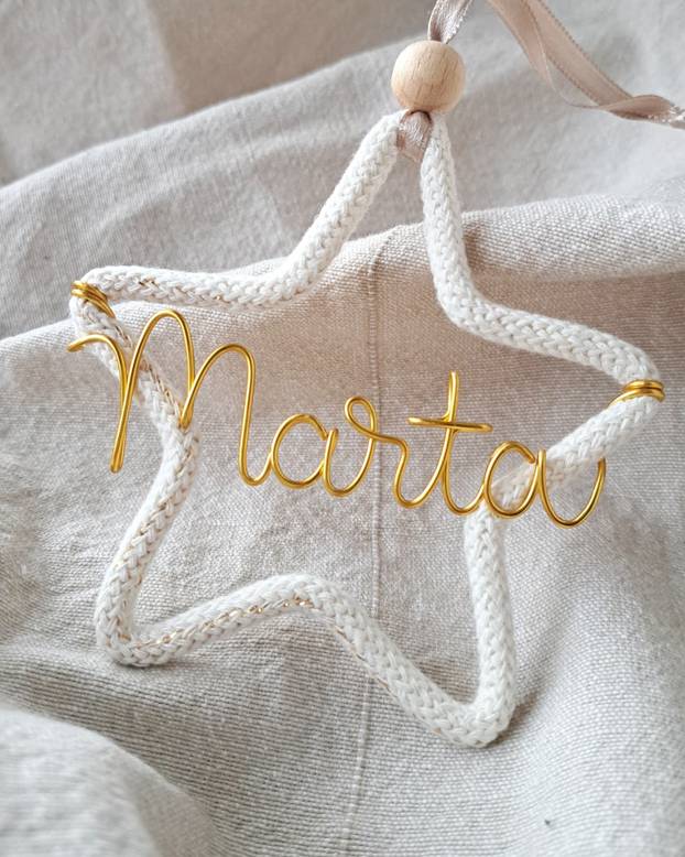 Naši umjetnici i dizajneri nude ukrase za Božić: Šalice se zlate, a vezeni vijenci su najtraženiji