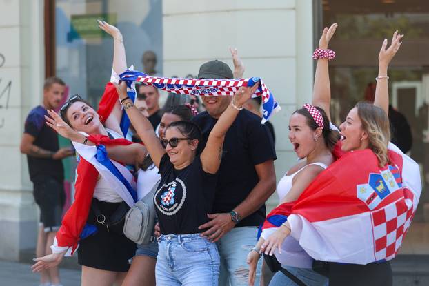 Zagreb: Obožavatelji se okupljaju u gradu uoči Thompsonovg koncerta