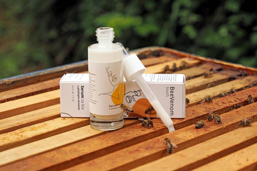 Od otrova mojih pčela radim kreme protiv bora i bolova