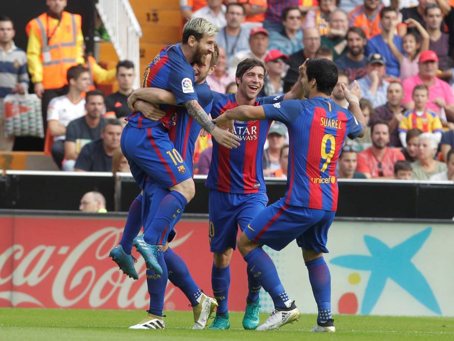 Football Soccer - Spanish Liga - Valencia v Barcelona