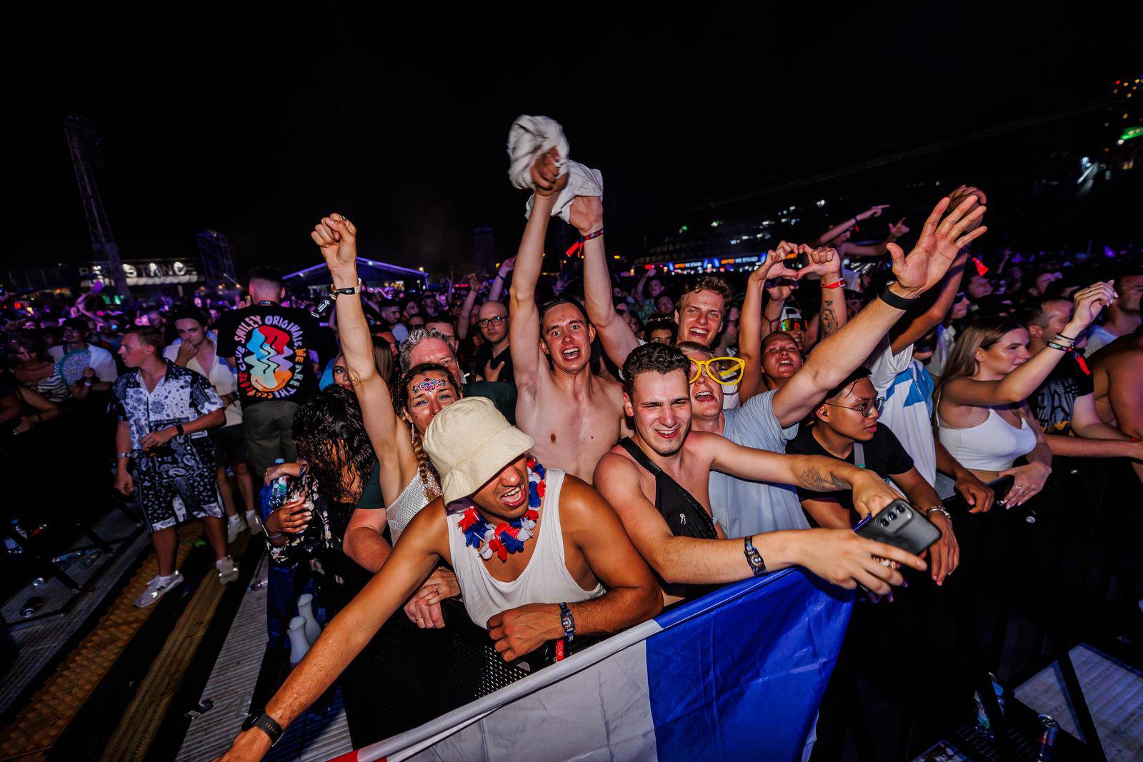 Split: Ultra Europe Festival, DJ Armin Van Buuren.