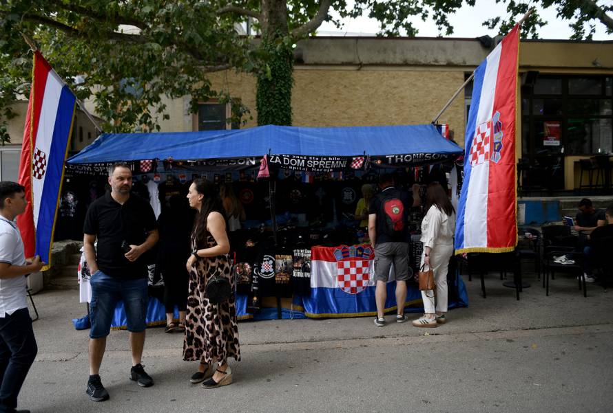 Sinj: Okupljanje ljudi u Sinju uoči 310. Sinjske alke