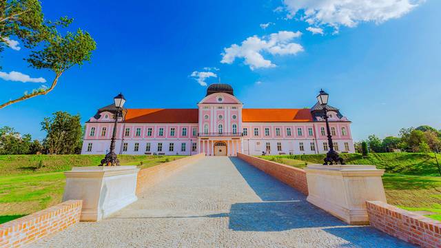 U Virovitici spavajte u pravom dvorcu, a u Dravskoj priči pak upoznajte Sovin Parlament...