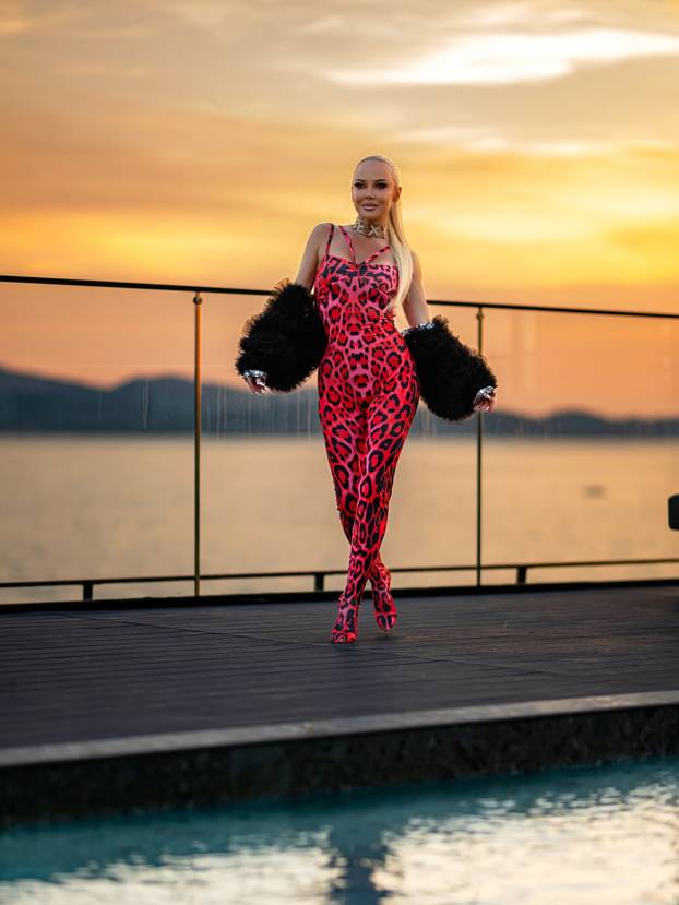 FOTO Maja Šuput pobjegla na mini godišnji: Evo gdje je i s kim