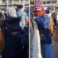 VIDEO Gospođa moliteljica stražnjicom pokušala izgurati prosvjednicu, redar ju umirio