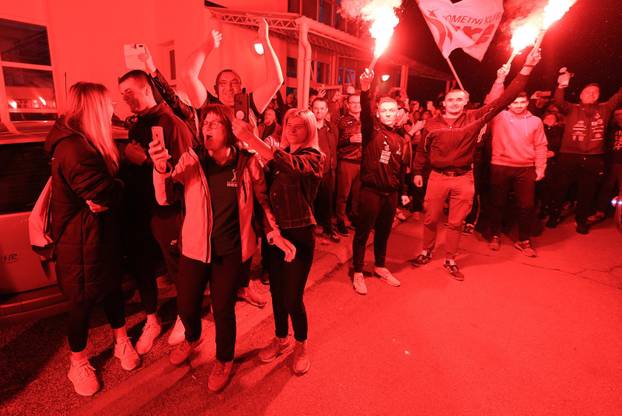 Našice: Spektakularan doček rukometaša Nexea 