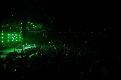 FOTO Bajaga nastupio u Areni Zagreb: Pogledajte atmosferu!